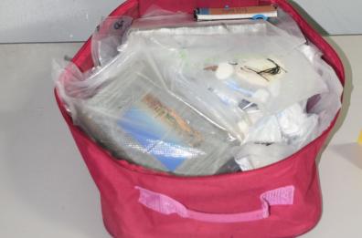 Lecce, in un armadio cinque chili di cocaina e due pistole: arrestato 27enne