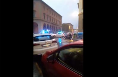 Fuga di gas a Firenze per la rottura di una tubazione in Piazza della Libertà