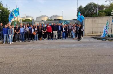 Taranto, presidio permanente per 92 lavoratori: chiedono garanzie per il futuro in azienda