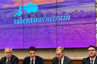 Viaggio tra le cantine con il Salento Wine Train: «Da sogno a realtà»