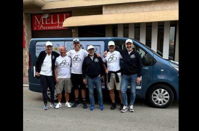 Mille km in bici da Brescia a Taranto per supportare il reparto di oncoematologia pediatrica