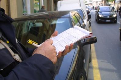 San Ferdinando di Puglia, aggredisce gli agenti perché non gradisce la multa: arrestato 