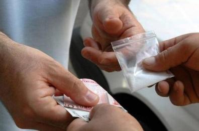 Bari, adolescenti spacciano nel cuore della movida