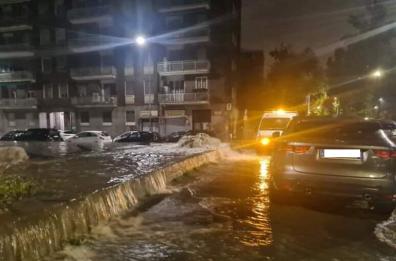 Nella notte, forti piogge a Milano: esondato il Seveso 