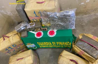 Traffico di hashish gestito a Torino: 13 arresti tra Piemonte, Veneto e Puglia
