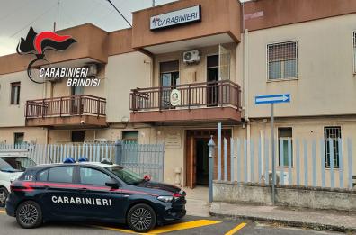 Fasano, picchia e riduce in fin di vita la ex davanti al figlio: in carcere