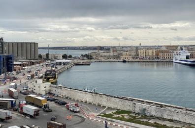 Energia «green» nel porto di Bari, la Sovrintendenza frena l’impianto