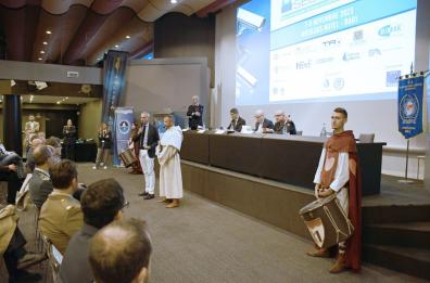 Bari, al Corpo della Polizia locale conferito il premio «Pollice» 2023