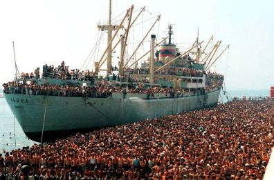 Tra luci e ombre così l'Albania è diventata «Lamerica»