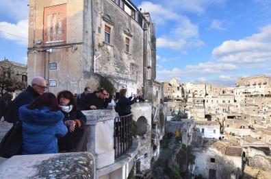 Tassa di soggiorno in Basilicata: Matera finanzierà l’evento Unesco, a Potenza tesoretto grazie alla Parata dei Turchi