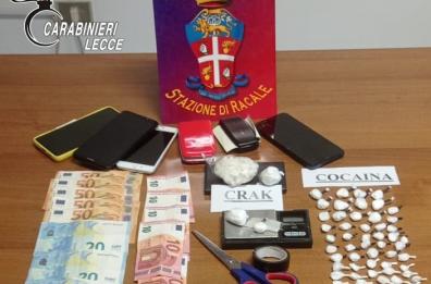 Spacciavano in un locale abbandonato nel Leccese, due arresti dei Carabinieri