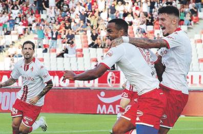 Calcio, Bari balla sulle punte: il tandem Diaw-Nasti per prendere il volo