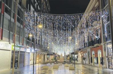 Natale a Bari, blackout luminarie: la gara è andata deserta