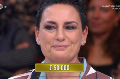 «Affari Tuoi», puntata sfortunata per la vigilessa leccese: torna a casa a mani vuote