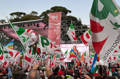 Pd Puglia a Roma per la manifestazione: la carica dei 50mila in piazza del Popolo