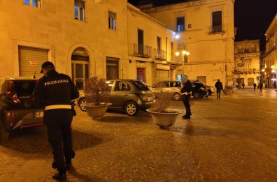 Parcheggio selvaggio nel centro di Foggia: fioccano multe