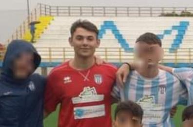 Bari, addio a Matteo: lo studente 17enne caduto dalla moto a Bari