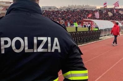 Daspo a tifosi per scontri a Barletta, tra destinatari un 14enne