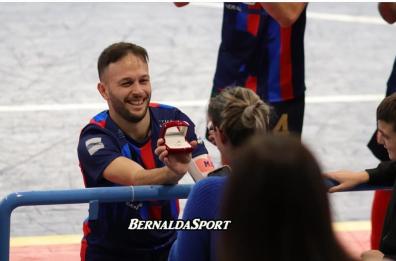 «Mi vuoi sposare?» la proposta di Gallitelli a bordo campo di Asd Bernalda Futsal -Futsal Noci 2019