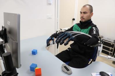 A Bari la riabilitazione si fa con i robot, anche per chi ha il Parkinson