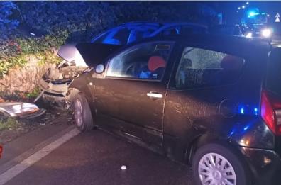 Fasano, scontro fra due auto sulla statale dei trulli: quattro feriti
