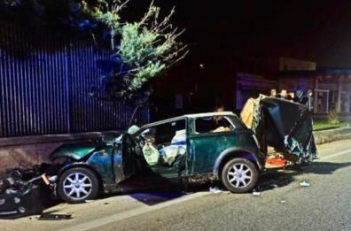 Mini Cooper contro un bus sulla Modugno - Palo: indagato il 30enne alla guida dell'auto