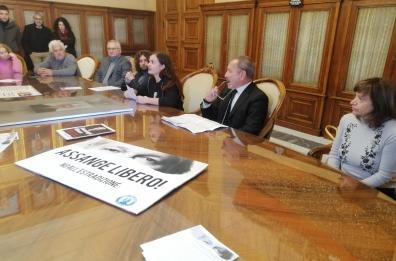 Bari, presentata mozione per chiedere cittadinanza onoraria per Julian Assange