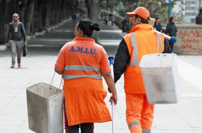 Amiu, l’allarme pagamenti rientra: il Comune di Taranto sblocca i fondi