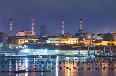 Taranto, l’ex Ilva rischia il crac: il socio privato tiene in scacco Acciaierie d'Italia