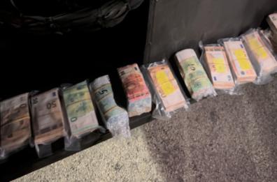 Brindisi, 139mila euro in contanti nascosti nel bus diretto in Albania