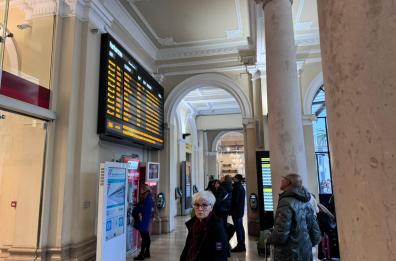 Venerdì nero per i trasporti: scioperano treni e aerei, disagi anche in Puglia