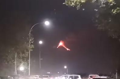 Catania, Etna: spettacolare eruzione vulcanica con fontana di lava