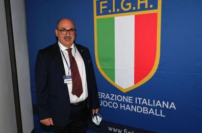 Pallamano, sfiduciato il presidente della Figh, decade il consiglio federale