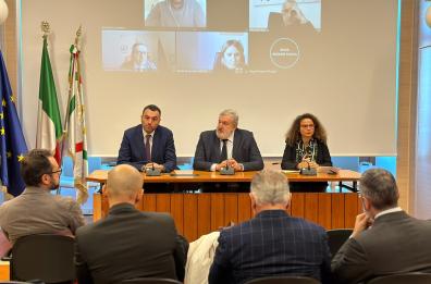Brindisi, Emiliano: «Reindustrializzare la centrale Enel dopo chiusura»