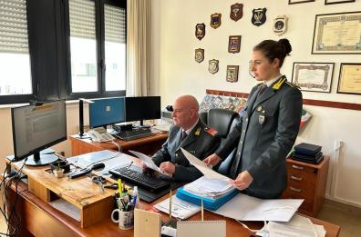 Gallipoli, scoperti 39 falsi braccianti: nei guai imprenditore e professionista. Frode da un milione di euro