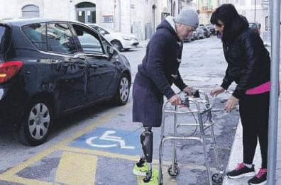 Trani, scivolo «a metà» per un disabile: «Così è un disagio per tutti»
