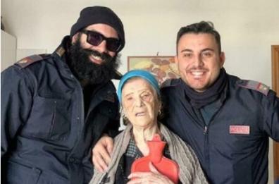 Andria, la nonnina si sente sola nel giorno dell'Immacolata e chiama il 113