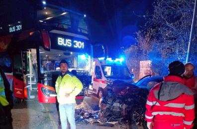 Scontro tra bus e auto sul raccordo autostradale Potenza-Sicignano: 2 morti 