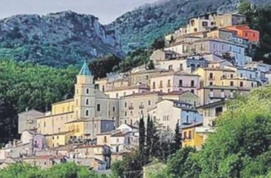 Basilicata, Castelsaraceno lancia la sfida contro abbandono e spopolamento