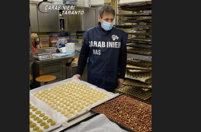 Dolci e prodotti da forno in panifici sporchi e pieni di insetti: sequestri nel Tarantino