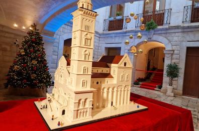 Trani, in mostra la cattedrale costruita con 80mila mattoncini Lego