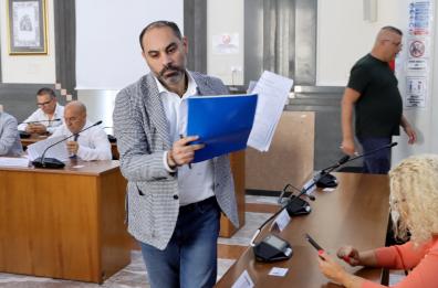 Taranto: il sindaco Melucci azzera la giunta. La posizione di De Santis (Pd)