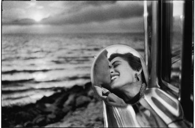 Bari, al Teatro Margherita la mostra con le foto di Elliott Erwitt