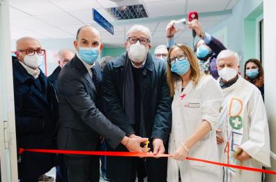 Emiliano inaugura il nuovo reparto di Oncologia a Francavilla Fontana