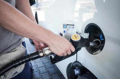 Frigole, benzina gratis al distributore malfunzionante: 20 automobilisti risarciranno