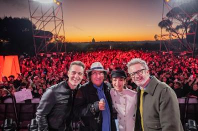 Berlino, il cast dello spin-off di La Casa di Carta canta con Al Bano
