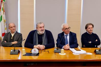 Puglia, Emiliano sottoscrive convenzione con associazioni donatori sangue