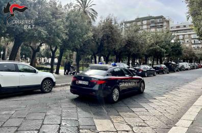 Ricercato da mesi, passeggia in centro a Trani con un trolley: arrestato
