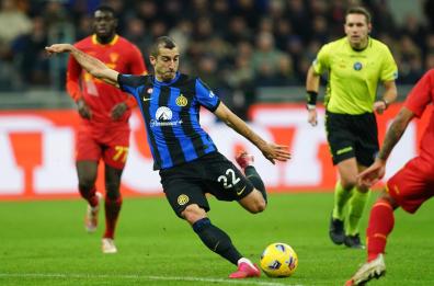 Calcio, l'Inter batte il Lecce: 2-0