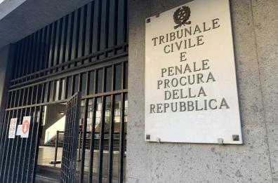 Taranto, «tentata truffa e falso» per 14 cittadini cinesi: il pm chiede il processo
